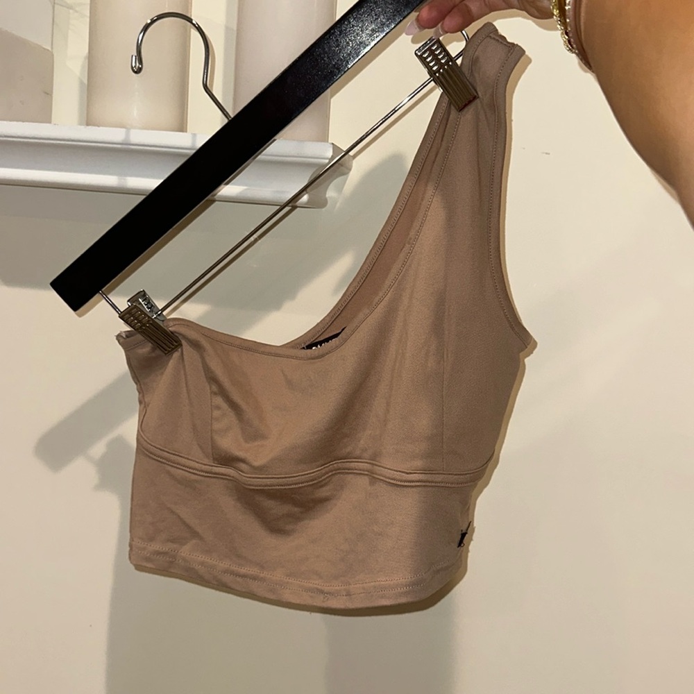ONE SHOULDER TAN WORKOUT CROP TOP